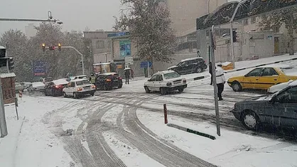 هشدار پلیس راهور: همراه داشتن تجهیزات زمستانی در مسیر&zwnj;های برفی الزامی است