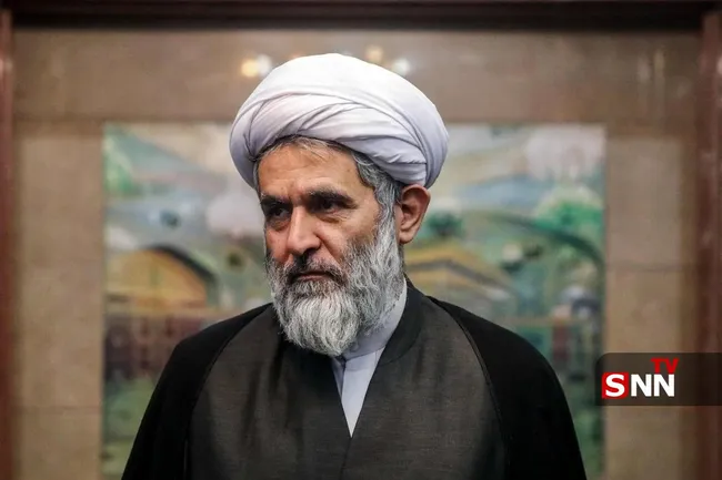 طائب: ارتشی که مدرسه و عروسی را می‌زند، جنایتکار و کودک‌کش است نه یک ابرقدرت/ اگر همه‌چیز را نابود کرده‌اند، پس چرا تمام دغدغه‌شان کنترل تنگه هرمز است؟ + فیلم