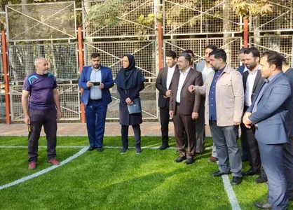 نادعلی: تا آخر سال ۲۰۰۰ زمین چمن ترمیم می&zwnj;شود / دنبال احداث زمین چمن مصنوعی برای بانوان هستیم