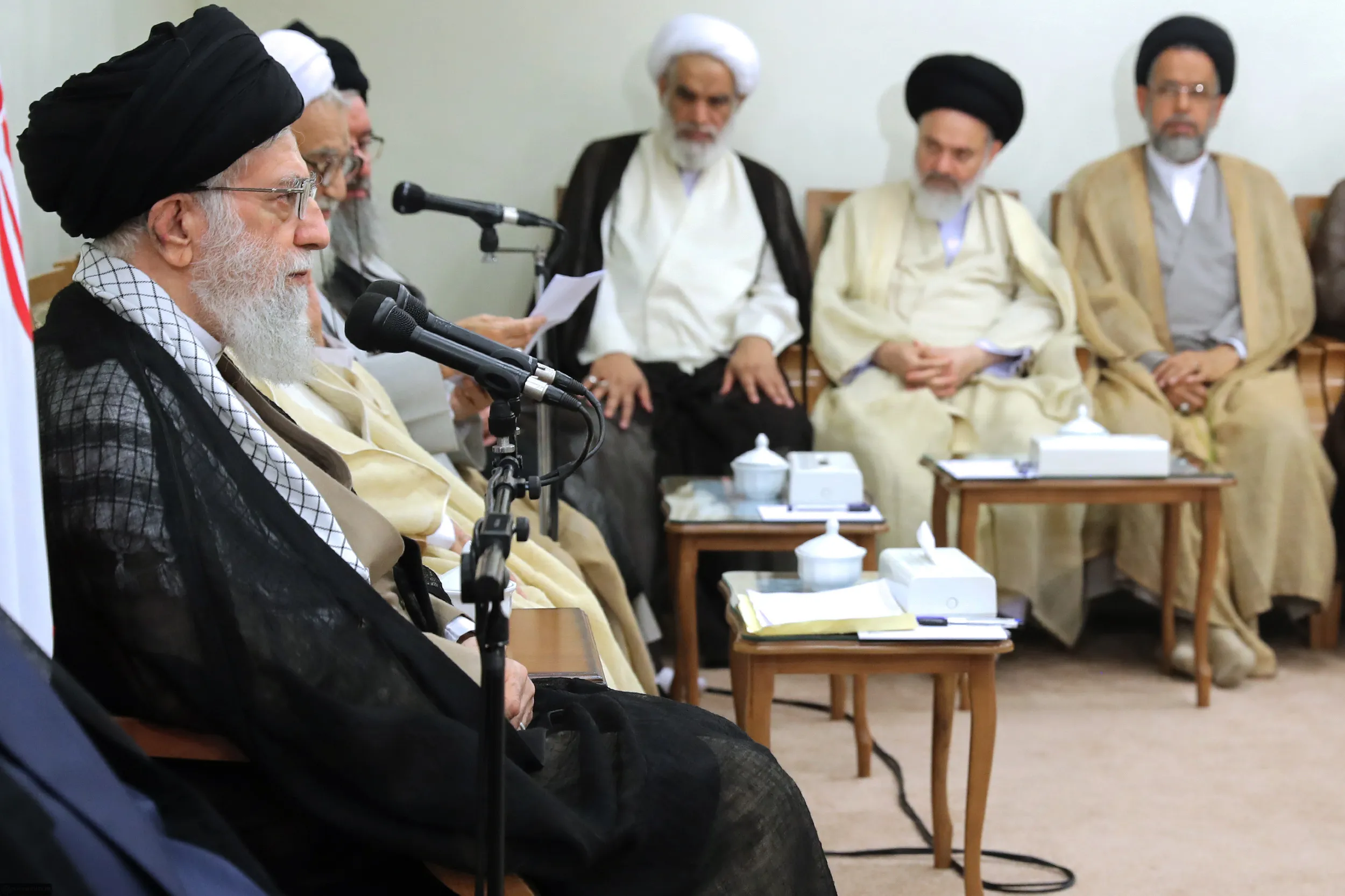 امام خامنه ای
