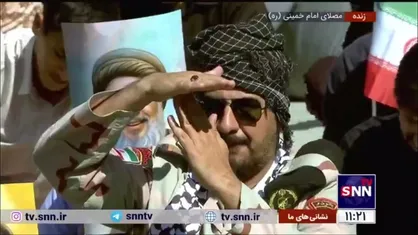 حرکت جالب یکی از نمازگزاران به یاد شهید سید حسن نصرالله
