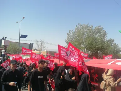 جاماندگان اربعین در ۲۰۰ نقطه خراسان جنوبی با شعار «لبیک یا حسین(ع)» پیاده روی کردند