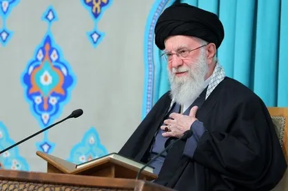 امام خامنه&zwnj;ای، رهبر و پیشوای مسلمانان جهان به دست مستکبرین و جنایتکاران به شهادت رسید