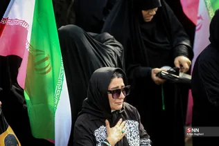 مراسم تشییع شهدای ناوگان دنا در میدان انقلاب تهران