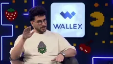 تاک شوی امیر حسین قیاسی در مسیر ناکجا آباد! / گفت و گو با فریبا نادری و چگونه روی مخ مردم برویم؟