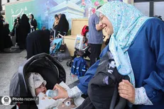 استقبال خادمان رضوی از خانواده‌های فرزندپذیر شیرخوارگاه آمنه در مشهد