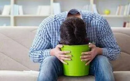 دلایل مختلف حالت تهوع را بشناسید