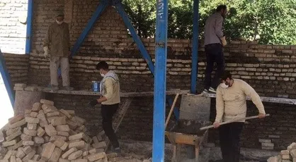 جهادگران دانشجوی قائن اردوی جهادی ساخت منزل خانواده نیازمند را برگزار کردند