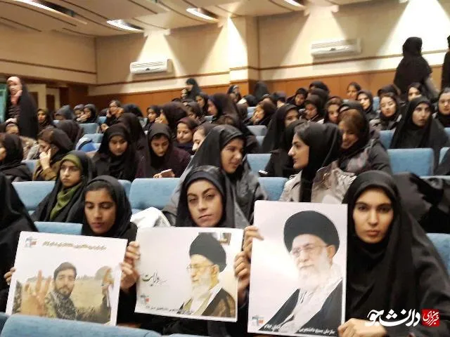 نمایش دفاع مقدس به سبک کردی در دانشگاه ایلام برگزار شد+تصاویر