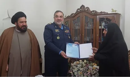 دیدار فرمانده نیروی هوایی ارتش با خانواده&zwnj;های شهیدان &laquo;ناصری&raquo; و &laquo;محمدی&raquo;