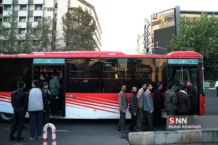حرکت دسته عزاداری دانشگاه تهران به سمت بیت رهبری