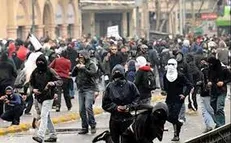درگیری پلیس فرانسه با دانش‌آموزان معترض در پاریس + فیلم