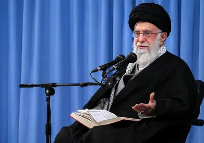 اشاره رهبر انقلاب به تلاش دشمن برای بهره برداری سیاسی از ویروس کرونا