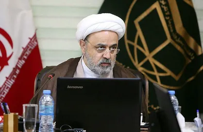 تعامل و تراکنش با غیر مسلمانان با حفظ استقلال و منافع ملی اشکالی ندارد