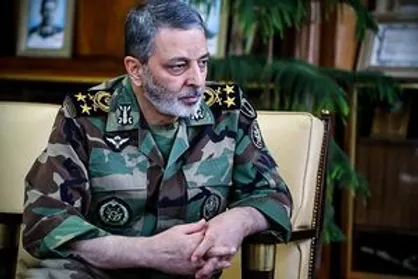 سرلشکر موسوی: نیروی زمینی را به نیروی هجومی و واکنش سریع تبدیل می&zwnj;کنیم