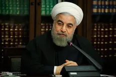 روحانی: این دولت کاری کرد که مردم با یک موبایل کارهایشان را انجام دهند / امضا‌های طلایی کم کم از بین می‌رود