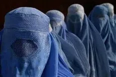 زنان افغان موظف به پوشش صورت خود در اماکن عمومی هستند