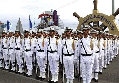 هشدار قاطع بالگرد نیروی دریایی ایران به ناوشکن آمریکایی در دریایی عمان + فیلم
