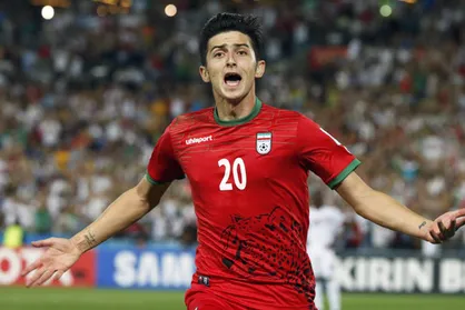 گاتزتا ایتالیا:
سردار آزمون اولین گزینه خط حمله ناپولی است