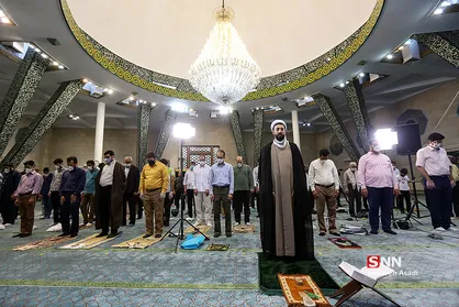 اقامه نماز عید فطر در مسجد دانشگاه تهران