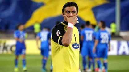 تجمع دوباره هواداران استقلال جلوی باشگاه؛ رحمتی تشویق شد!