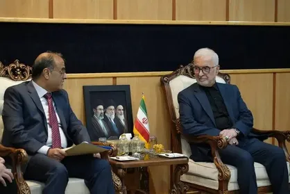 دیدار سفیر جدید پاکستان با مومنی