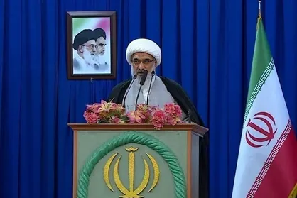 امام جمعه بوشهر: اعتراض و مطالبه&zwnj;گری با اغتشاش و تخریب متفاوت است / نمازگزاران اقدامات آشوبگران را محکوم کردند