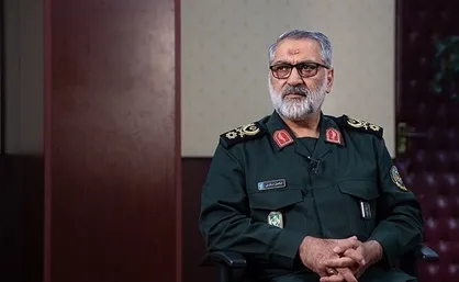 سردار شکارچی: بازاریان و اصناف نه تنها با دشمن همراه نشدند بلکه تودهنی محکمی به آنها زدند + فیلم