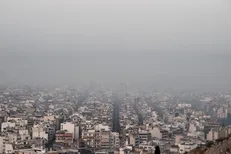 استاندار تهران دغدغه‌ای برای حل بحران آلودگی هوا در تهران دارد؟ / بر اساس آنالیز کیفیت هوا، سوخت استاندارد نیست