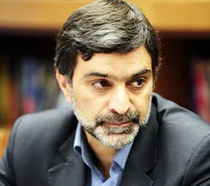 استقرار اتوبوس آمبولانس‌های اورژانس در کمپ‌ها و مکان‌های شلوغ اسکان زلزله‌زدگان