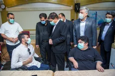 اهدای ۲۷ هزار ویلچر به معلولین در مناطق محروم کشور توسط ستاد اجرایی فرمان امام/ مخبر: تا امروز نزدیک به ۳ میلیون واکسن کوو ایران برکت تولید شده است