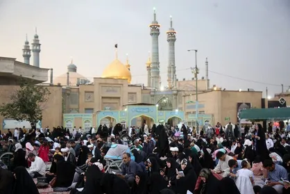 نغمه&zwnj;های آسمانی عرفه در حریم بانوی کرامت