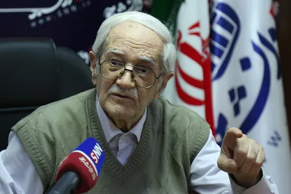 رزاقی: اگر خیانت نمی&zwnj;کردند در اقتصاد هم الگو بودیم/  در آلمان و آمریکا اقتصاد مقاومتی اجرا شد، در ایران سرمایه&zwnj;داری!