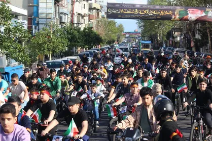 میدان&zwnj;داری به سبک نوجوانان گیلان/رکاب&zwnj;هایی که از حرکت نمی&zwnj;ایستند+تصاویر