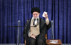 اشاره نمادین رمی جمرات این است که شیطان را هر جا بود بزن/ رمی جمرات یعنی شیطان را بشناس و بزن