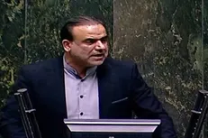 هادی محمدپور: آقای پاک نژاد! به گونه‌ای برنامه ارائه دادید که گویا وزارت نفت تنها متولی استخراج و فروش منابع نفتی است +فیلم