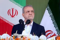 پزشکیان: ارتش ما خواب دشمن را آشفته کرد /نیرو‌های نظامی ما توانستند بر فناوری‌های مورد نیاز غلبه کنند+فیلم