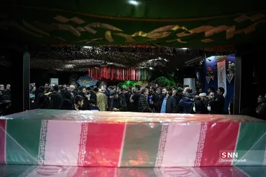 گزارش خبرنگار SNNTV از حال و هوای معراج الشهدای بهشت زهرای تهران همزمان با وداع خانواده شهید جواهری با پیکر مطهر ایشان + فیلم