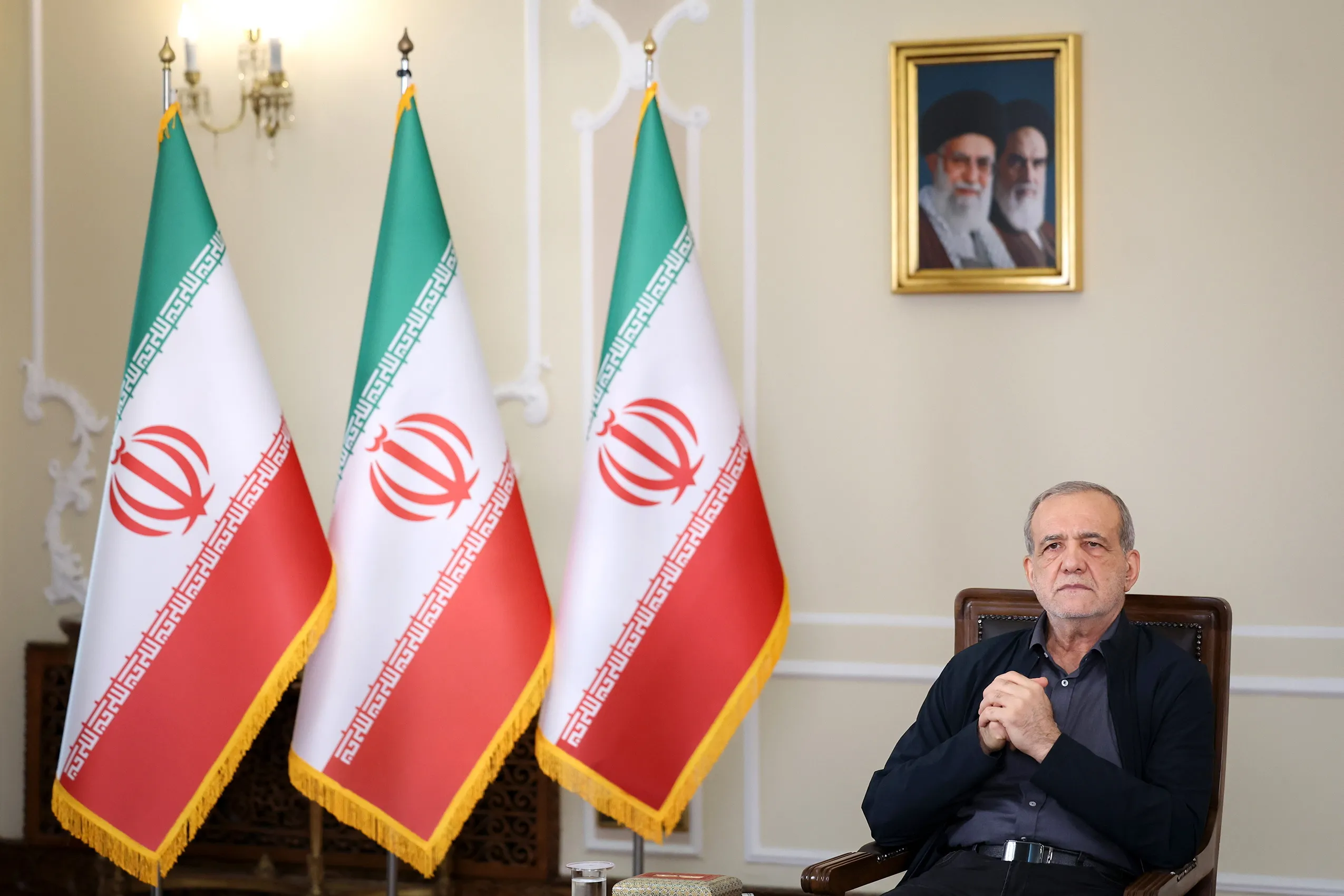 پزشکیان: علیرغم مشکلات دو سال گذشته، امروز ایران را به عنوان یک کشور قدرتمند و با عزت می‌شناسند + فیلم