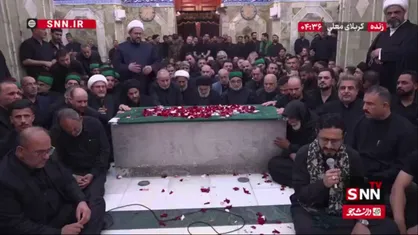 قرائت قرآن توسط حسنین الحلو قاری  آستان مقدس حضرت اباالفضل العباس (ع) در جوار پیکر رهبر شهید انقلاب