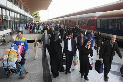 پیش&zwnj;فروش بلیت قطار&zwnj;های مسافری آذرماه آغاز شد