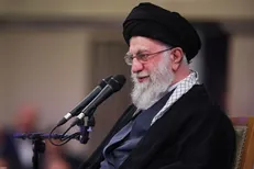 فیلم کامل بیانات رهبر انقلاب در دیدار با هزاران نفر از خانواده‌های شهدای اقتدار و خجسته سالروز میلاد امیرالمومنین (ع)