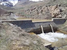 بارش باران باعث افزایش روان آب‌ها در همدان شد