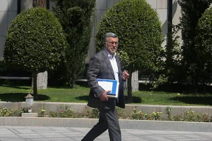 وزیر بهداشت: ارزیابی&zwnj;های کارشناسی برای تعیین تعرفه انجام شده/ قبل از شروع سال آینده ابلاغ خواهد شد + فیلم