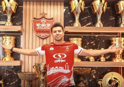 عکس&zwnj;های مهری با جام&zwnj;های پرسپولیس جنجال به پا کرد