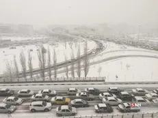 بارش برف و باران در محورهای ۱۰ استان کشور