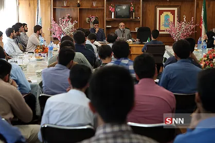 نشست مسئولان نشریات دانشجویی با حسین شریعتمداری