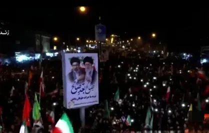 یاسوجی&zwnj;ها تجمع دهمین شب حمایت از نیرو&zwnj;های مسلح و بیعت با رهبر انقلاب را پرشورتر برگزار کردند