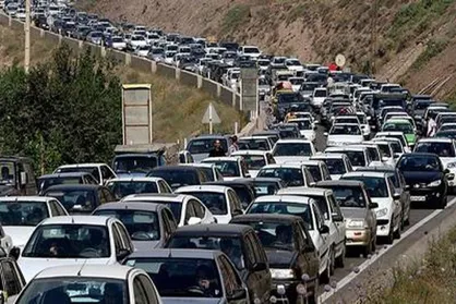 ترافیک سنگین در محورهای کرج / انسداد ادامه&zwnj;دار جاده چالوس در هفته جاری