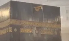بارش باران در شهر مقدس مکه همزمان با برگزاری مناسک عمره در ماه مبارک رمضان